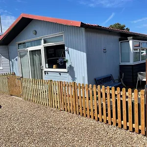  Chalet Pebbles 144 South Shore 2 Bed 2 Dog Friendly, Sleeps 4 United Kingdom